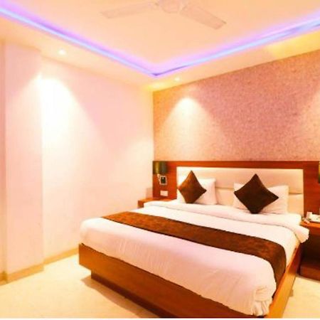 Hotel Royal Sky Luxury Near Delhi Airport Yeni Delhi Dış mekan fotoğraf