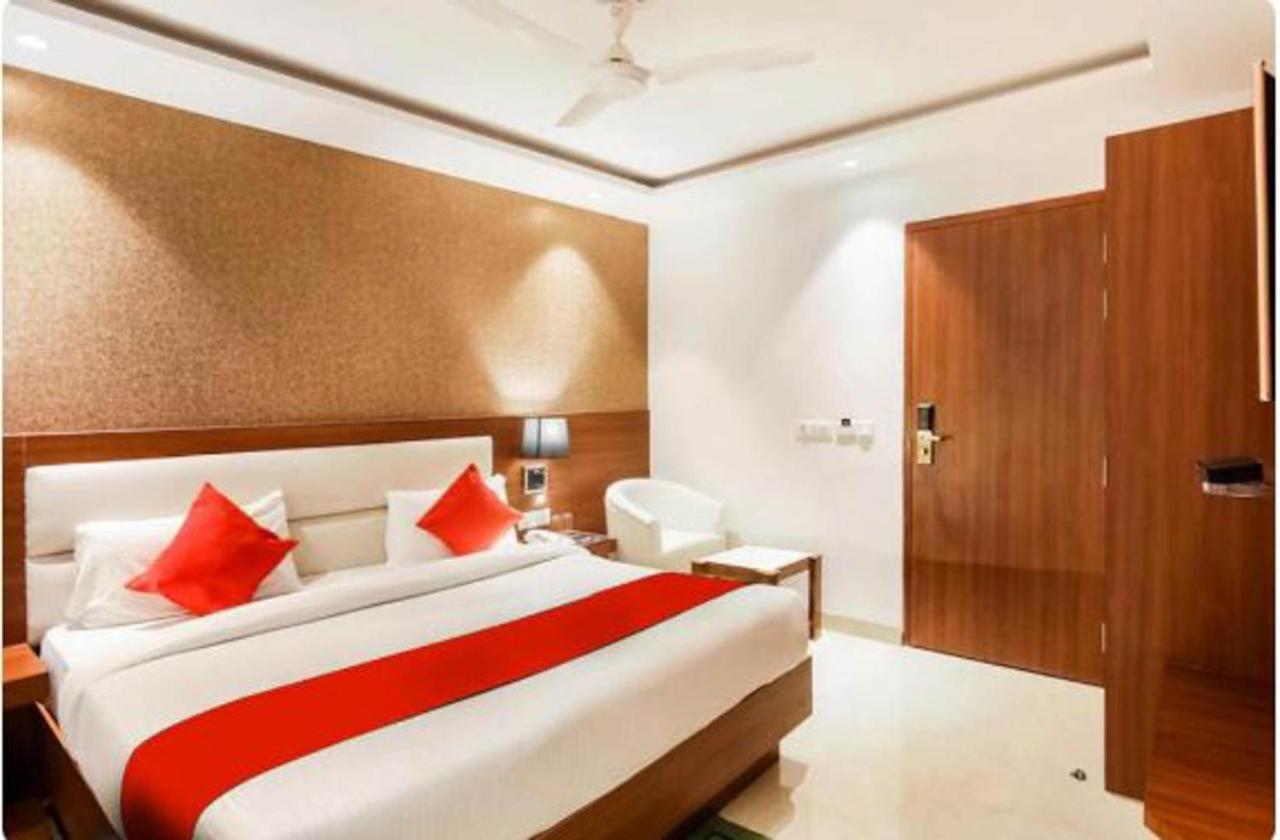Hotel Royal Sky Luxury Near Delhi Airport Yeni Delhi Dış mekan fotoğraf