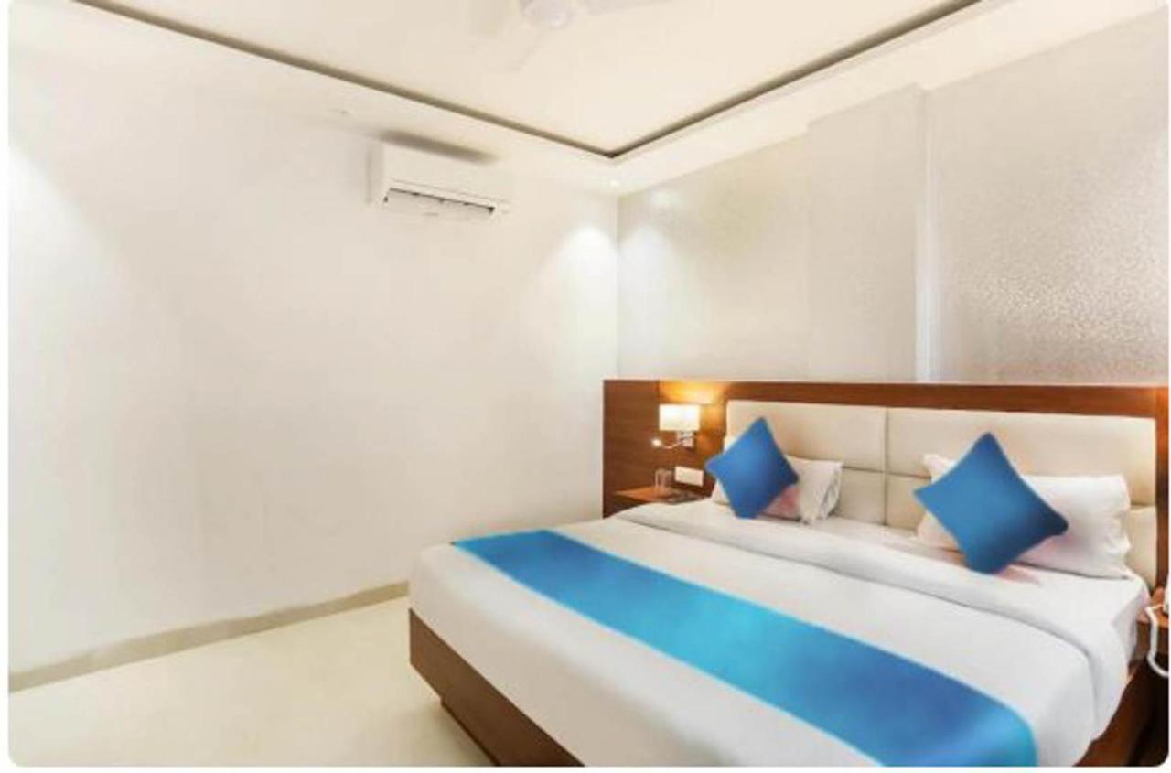 Hotel Royal Sky Luxury Near Delhi Airport Yeni Delhi Dış mekan fotoğraf