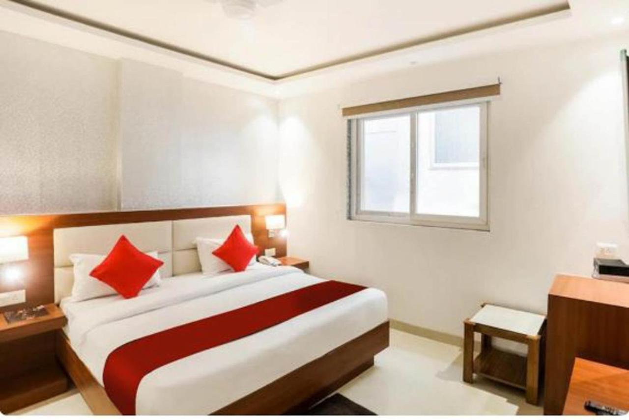 Hotel Royal Sky Luxury Near Delhi Airport Yeni Delhi Dış mekan fotoğraf