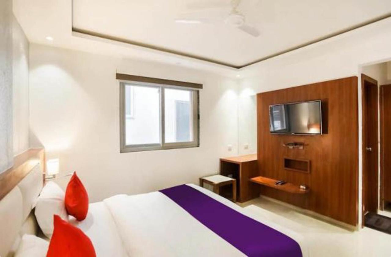Hotel Royal Sky Luxury Near Delhi Airport Yeni Delhi Dış mekan fotoğraf