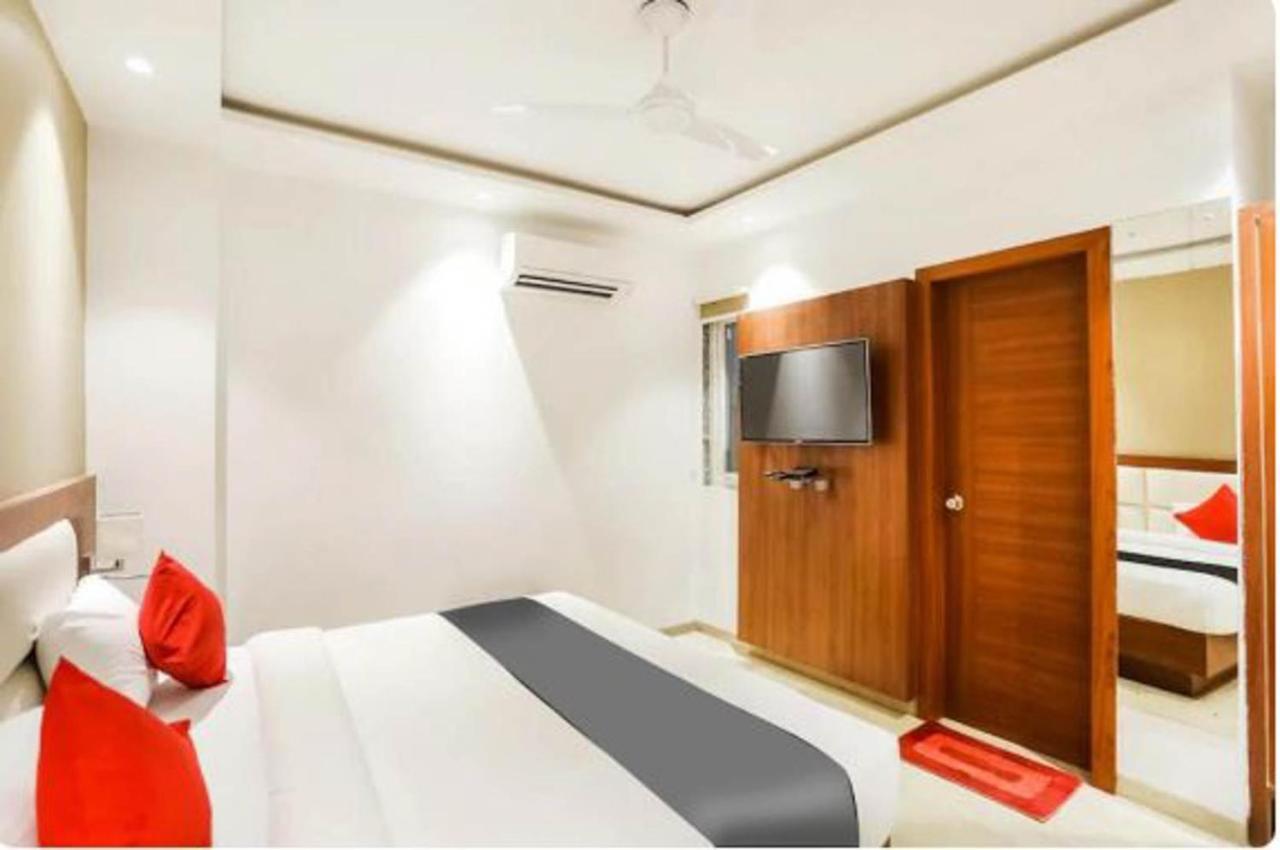 Hotel Royal Sky Luxury Near Delhi Airport Yeni Delhi Dış mekan fotoğraf